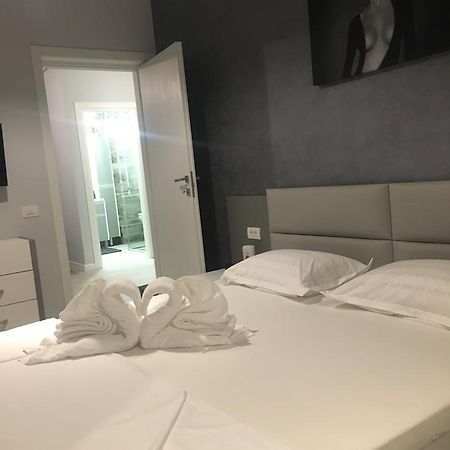 Arthemis Apartment Mamaia Buitenkant foto