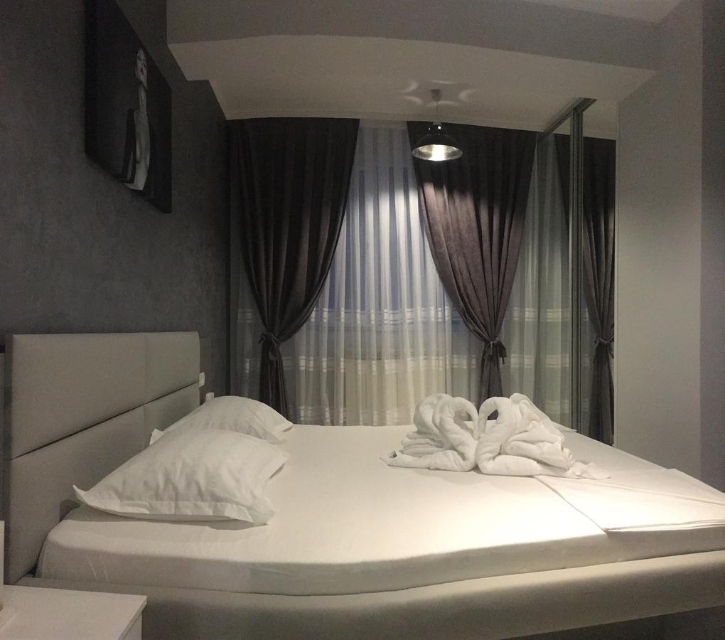 Arthemis Apartment Mamaia Buitenkant foto